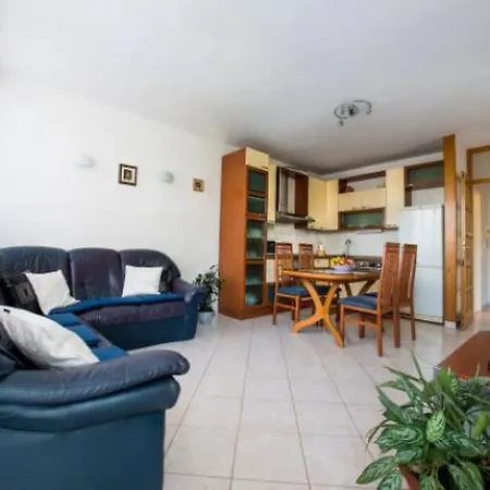 Close To Everything Need Apartment Split