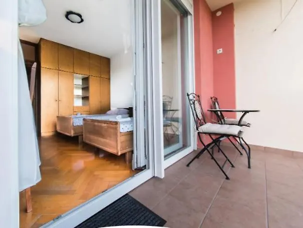 Close To Everything Need * ספליט